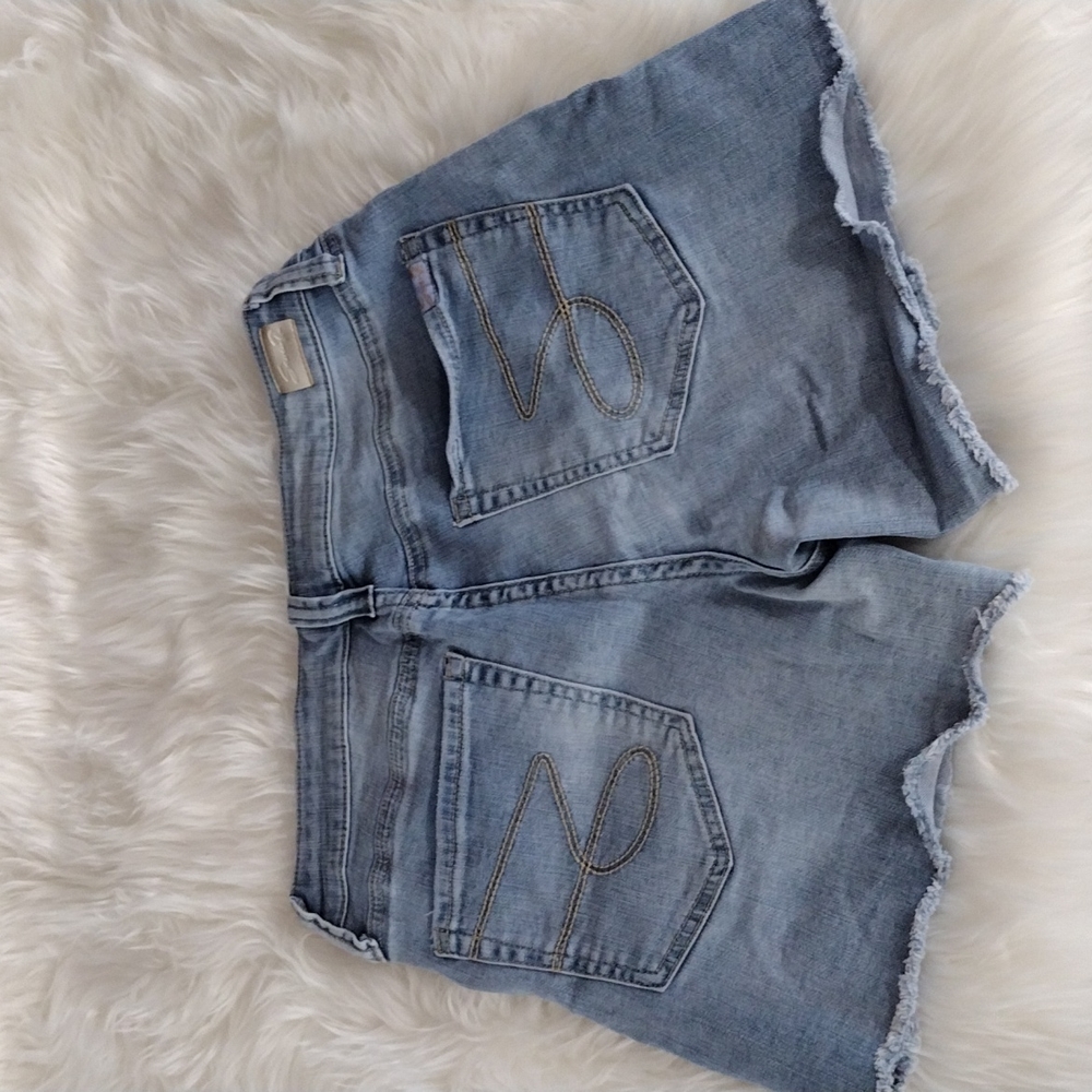 Seven 7 Women's Weekend Shorts Size 6 - Picture 2 of 4